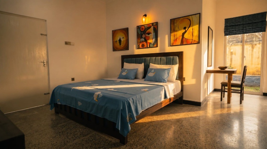 Superior King Room - Sunlit King Bedroom & Art