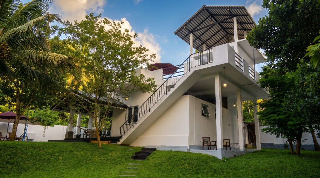 Golden Luck Villa Full Property & Grounds